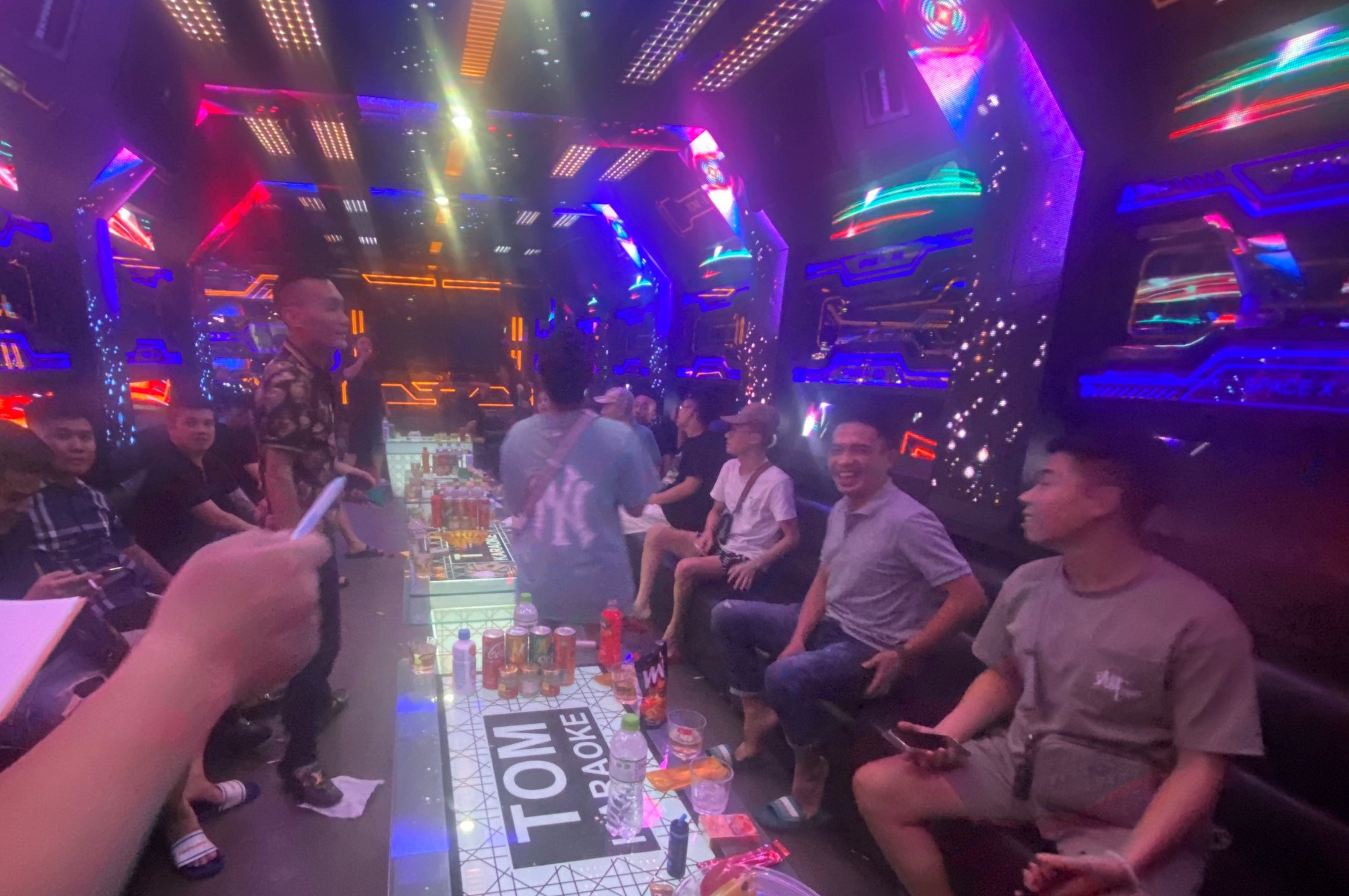 Xử lý cơ sở Karaoke Tom (quận Lê Chân) hoạt động quá giờ quy định